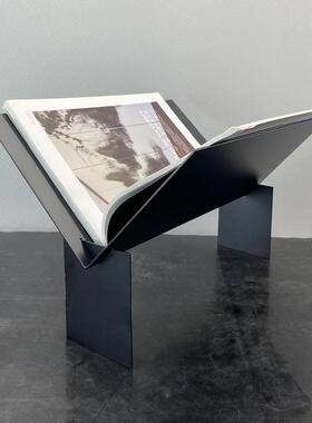 现代简约黑色金属V形铁艺杂志架摆件客厅书房样板间桌面软装饰品