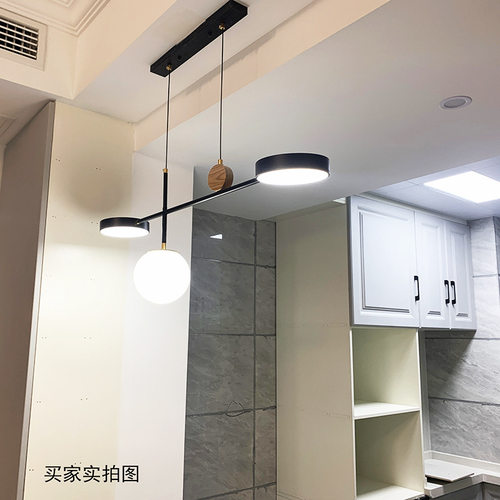 现代简约北欧客厅餐厅吊灯创意个性大气2021新款饭厅餐桌吧台灯具