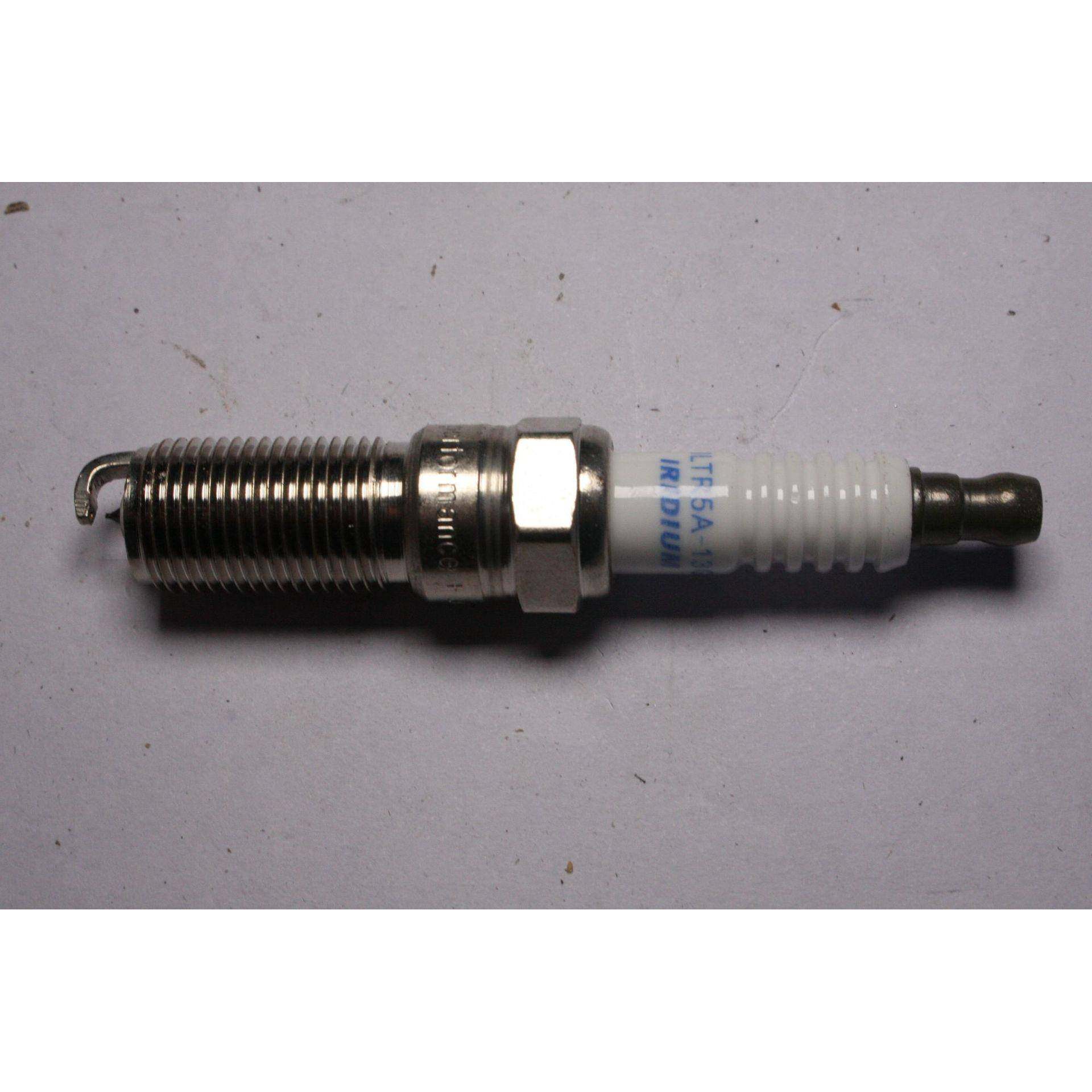 L3Y2-18-110V适用于马自达新M6/RY/M3/5HB/M5/M8火嘴VOUVOU铱金