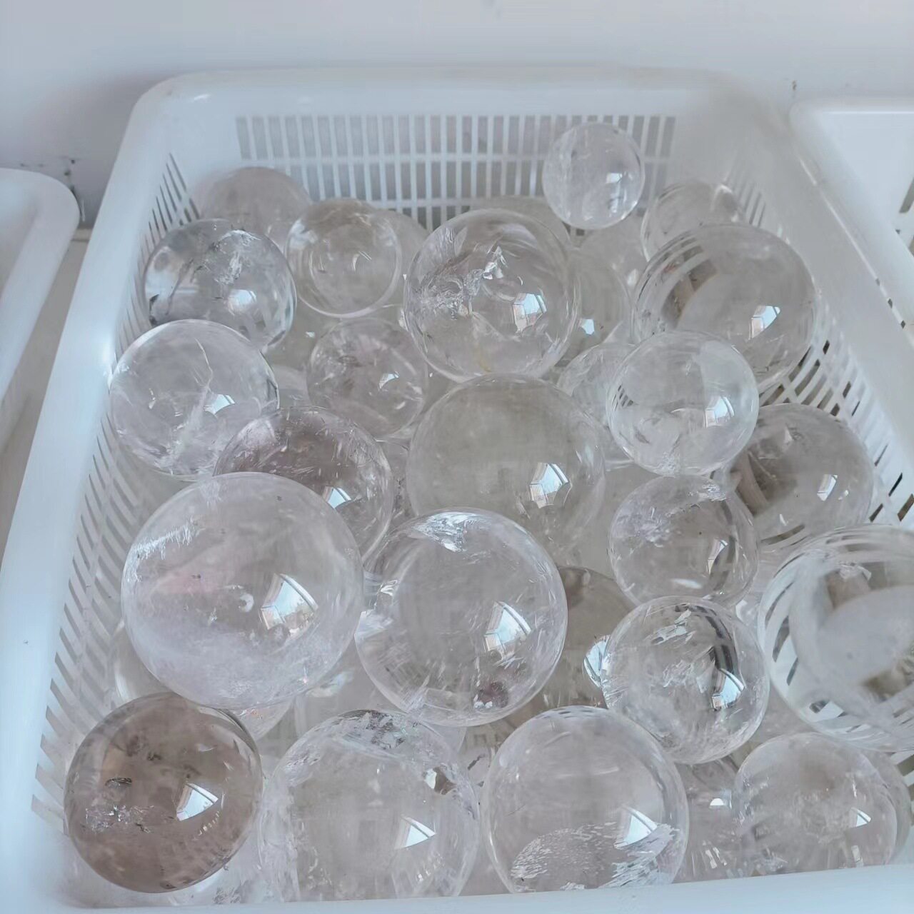 天然水晶球东海烟晶水晶球体天然桌面摆件白水晶透明水晶球摆件