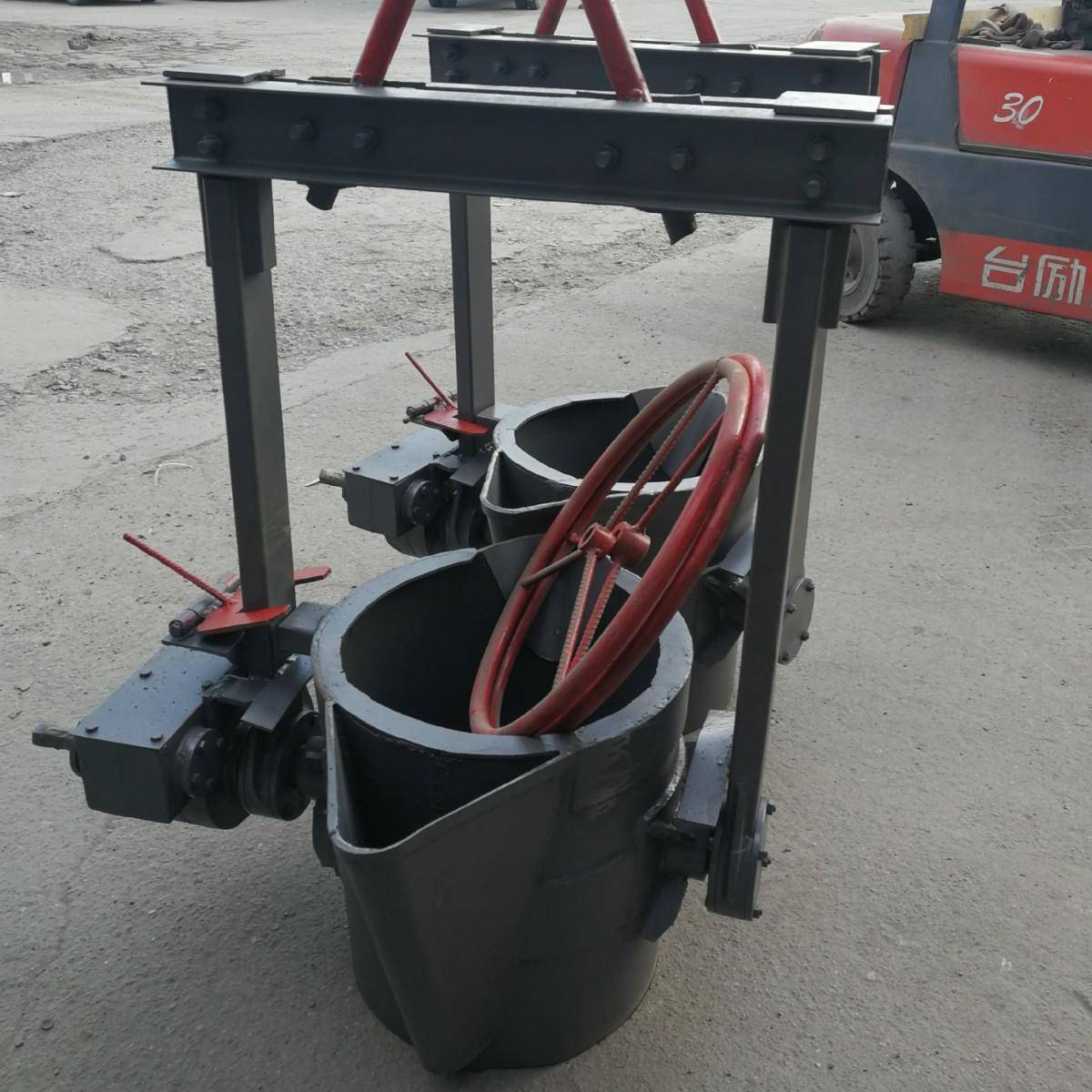 青岛定铁水球化包茶壶现货可不同尺寸铁包水厂铁水包家回转灵活