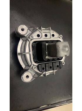 适用于宝马F07F10F11F18发动机机脚胶发动机支架胶垫22117935149