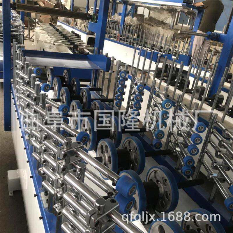 国隆网红格栅板木塑板包覆机铝合金异型材包覆机实体