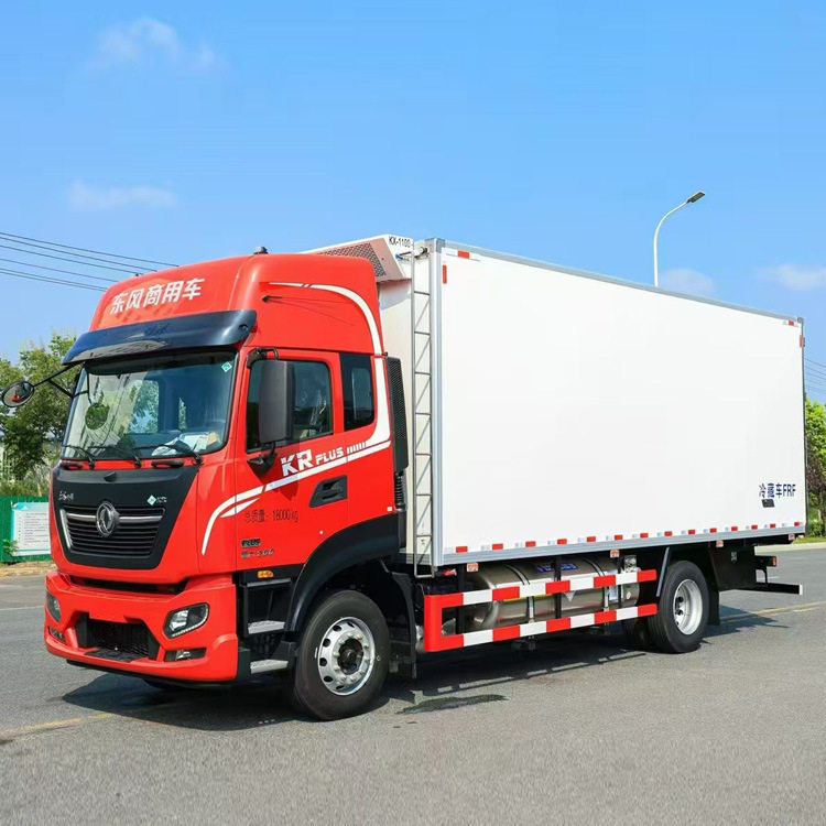出口东风D9冷藏车6.8米冷藏车海鲜冷藏保温车多少钱