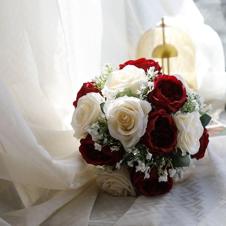 韩式仿真玫瑰新娘伴娘婚礼手捧花婚纱写真拍照花束婚庆装饰花批发