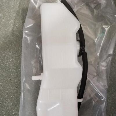 洗涤壶冷却液水壶适用丰田凯美瑞16470-0V020带水管164700V020