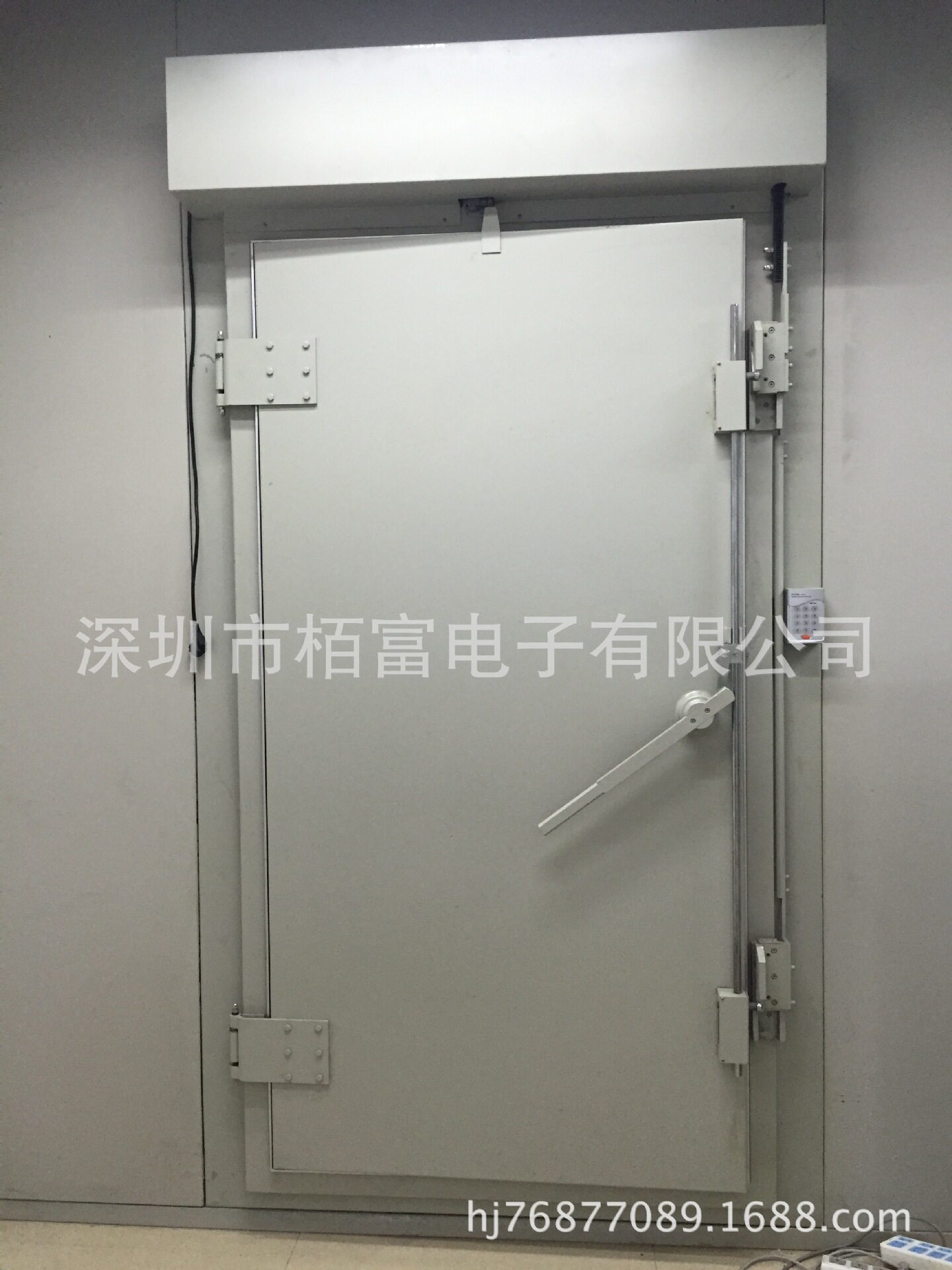 电磁屏蔽门暗室屏蔽门栢富电子电磁屏蔽屏蔽房研发测试屏蔽门