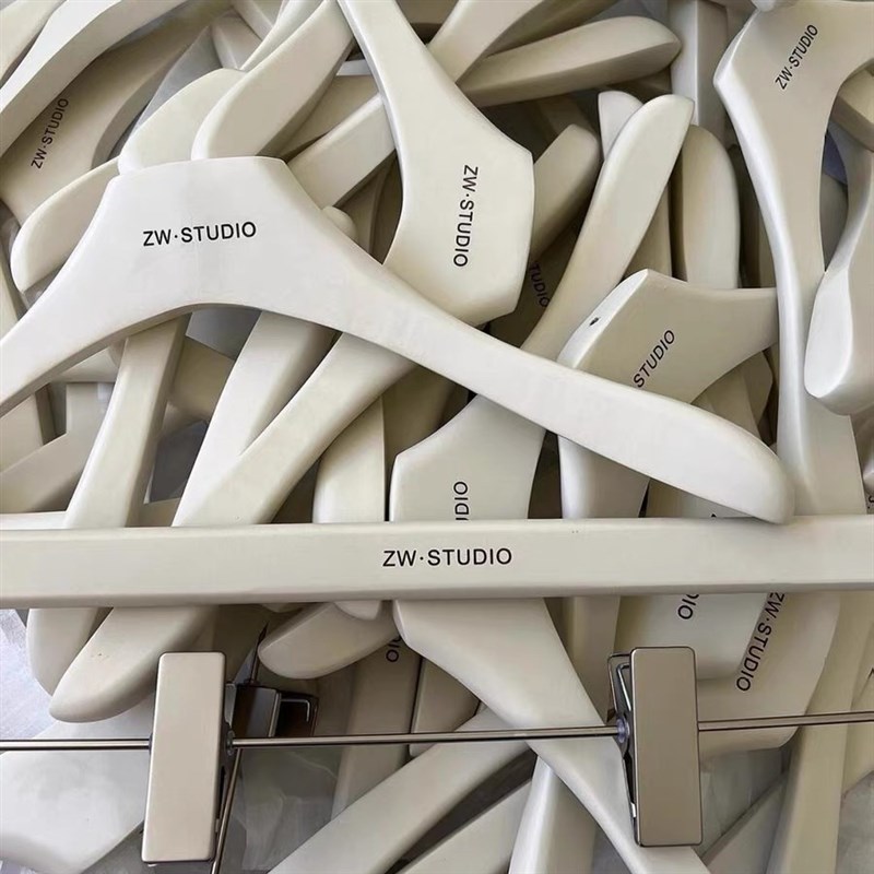 服装店衣架防滑g奶白色实木定制衣挂木质裤夹雕刻LOGO儿童装衣撑