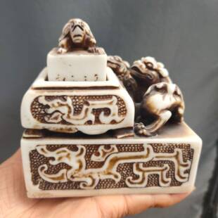 古玩杂项旧仿古做脂工艺仿品汉白玉高古玉双貔02貅官上加官印章树