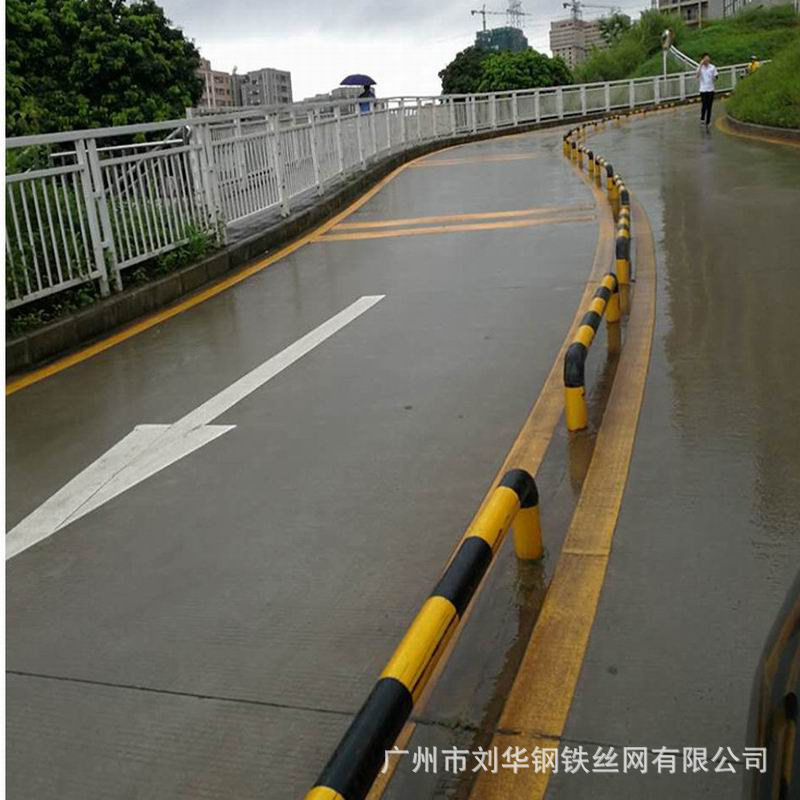 厂家直销U型钢管停车场防撞栏