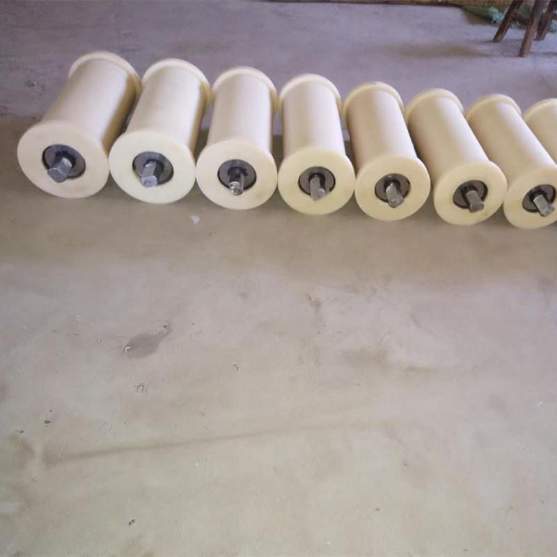 尼辊龙地滚煤矿用聚氨酯地辊输送150*300机尼龙地轮井下聚氨酯包