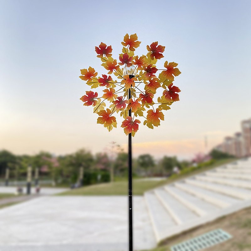 太阳能铁艺风车户外铁艺双面枫叶旋转地插风车花园别墅花园装饰灯
