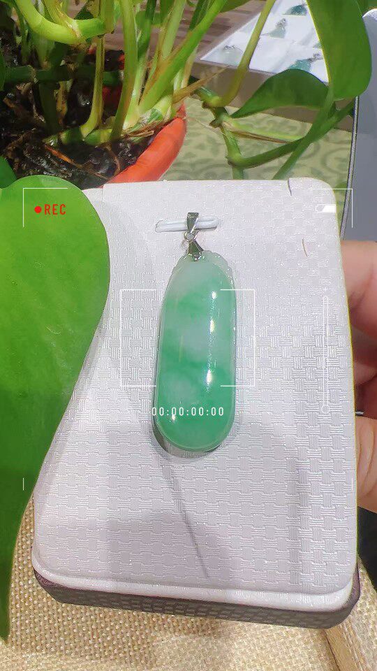 天然缅甸翡翠阳绿福瓜