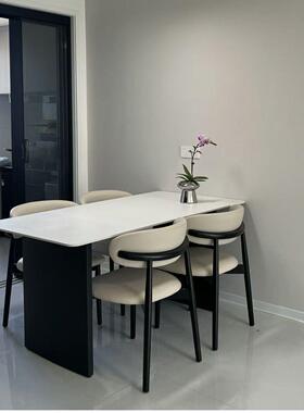 代HGQ现极简岩板餐桌黑色家用餐椅组高级小户意型合式长方形饭桌