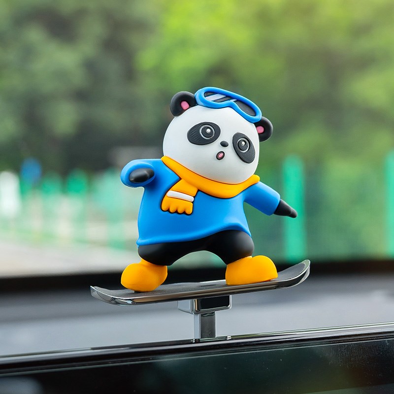汽车可爱车内滑动滑板熊摆件车载卡通中控台屏幕仪表台装饰品悬浮