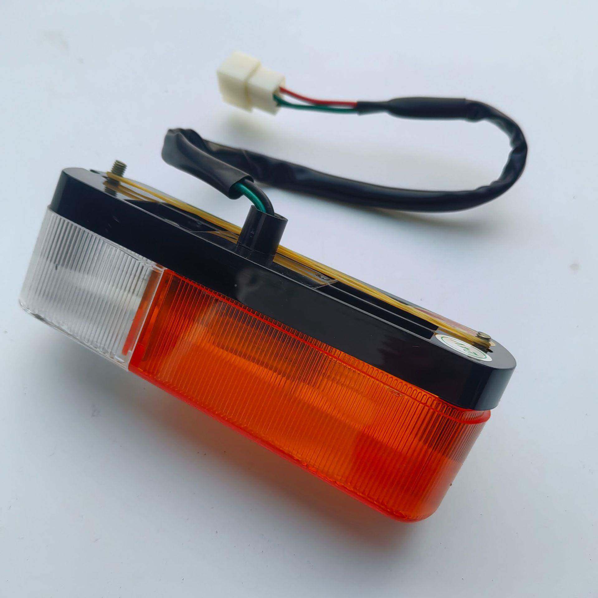 山大叉车5-7吨A6101403宇D斗50/0/70G组合灯后尾6灯