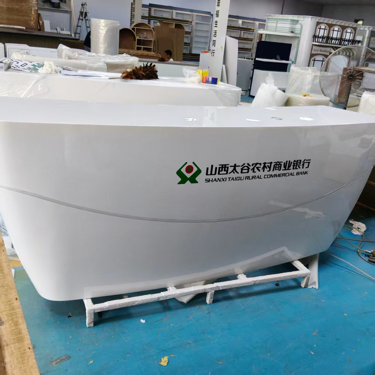 银行系统家具填单台接待台展示台烤漆柜台大厅智能导览台商用场所