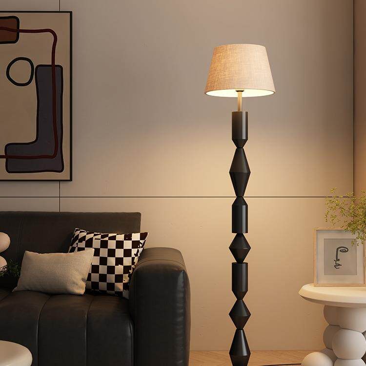 客厅落地灯沙发旁边高级感现代简约大气2026新款高颜值卧室立式灯