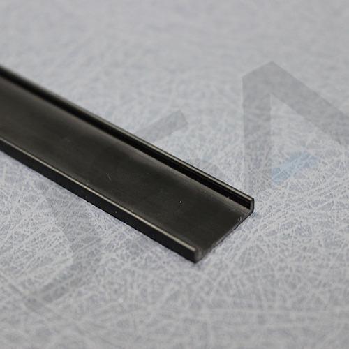 厂家销PVC塑售料外墙分隔两条黑740色U型滴水线槽10*2mm薄厚款