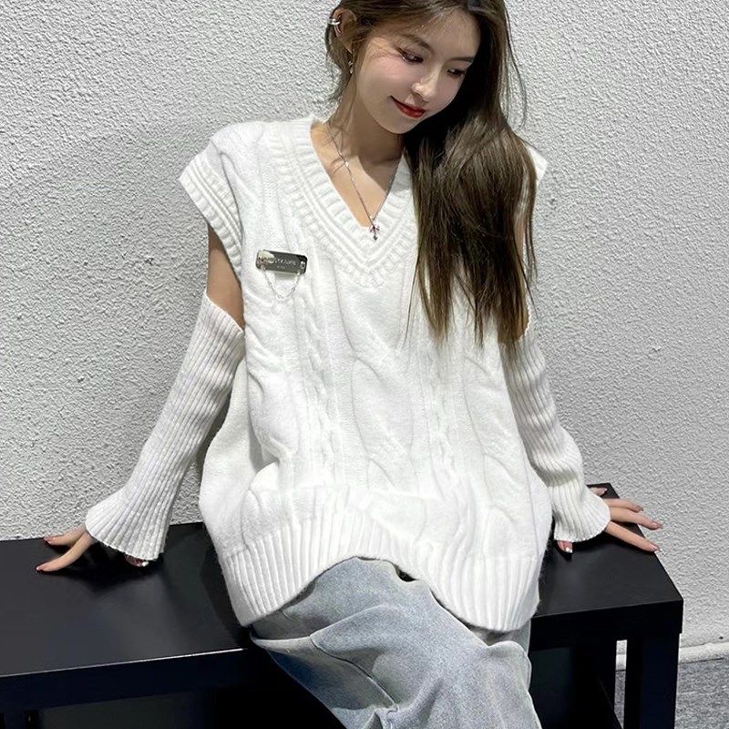 白色麻花毛衣套头背心女秋新款学院风宽松百搭针织衫V领叠穿马甲