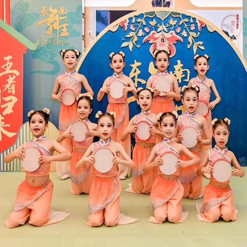 春嬉舞蹈儿童演出服月愿岭南钱鼓胶州秧歌古典舞纤云望月表演服装