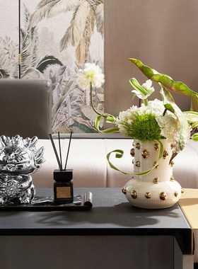 邸高家居办公室装修设计布置老板办公桌背景展示柜摆件装饰品陈列