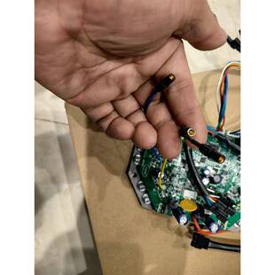 平衡车主控板芯片采用STM32F103产品为库存拆机板