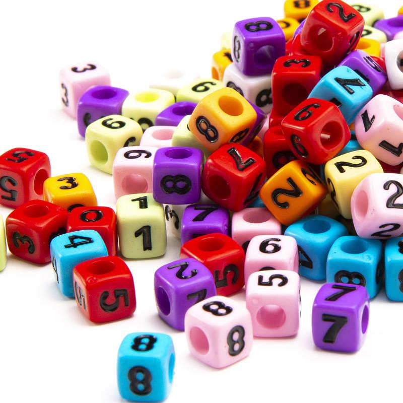 方形大孔字母珠 数字珠 亚克力7MM彩虹色底黑字 饰品配件 8721