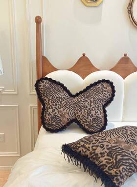 复古ins网红少沙女心豹纹蝴蝶抱枕床头腰靠背客厅椅JGV靠子发装饰