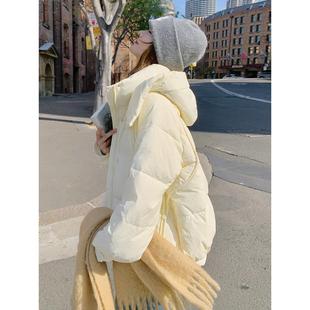 米黄色奶呼呼羽绒服女短款冬新款高级感炸街爆款加厚90白鸭绒外套