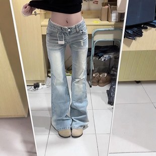 浅蓝色蕾丝拼接花边微喇叭牛仔裤子女春夏季2025新款高腰显瘦直筒