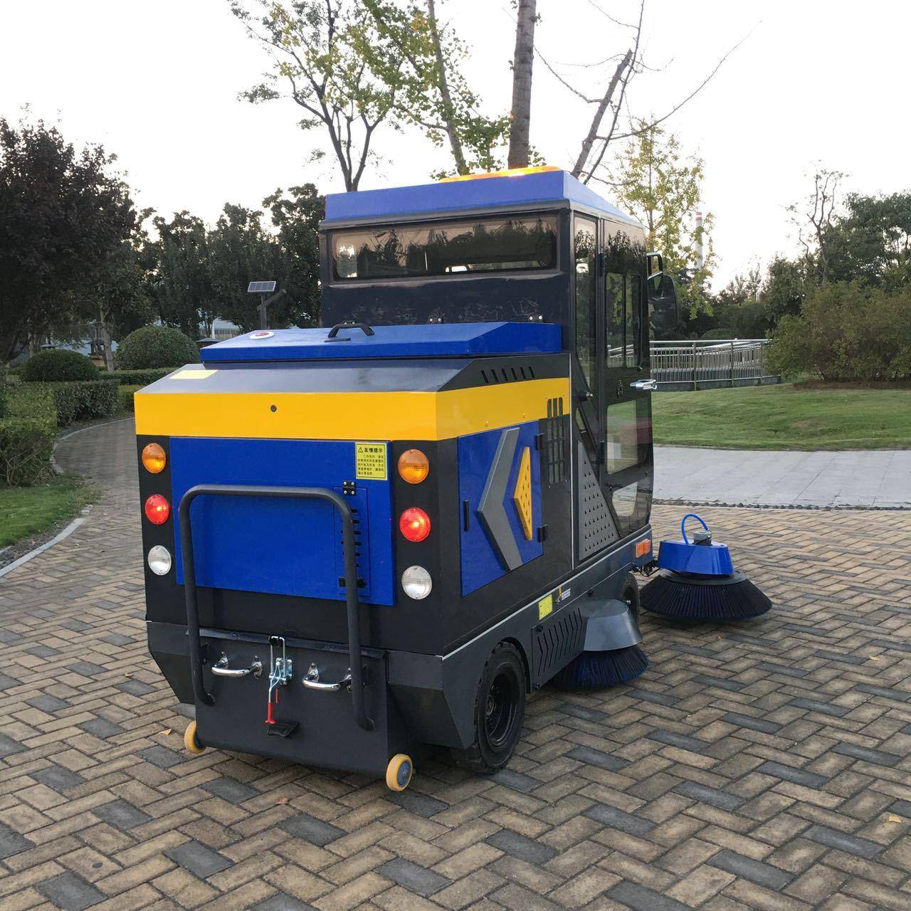 驾驶式纯电动扫地车凤凰四轮B款清刷宽度2100mm300斤大容量水箱