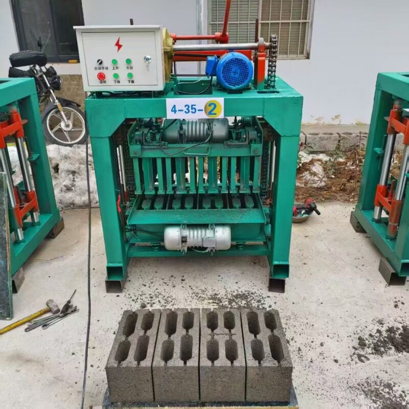 大轮移动砖机下蛋圆孔空心砌块成型机实心成型水泥免烧砖机设备