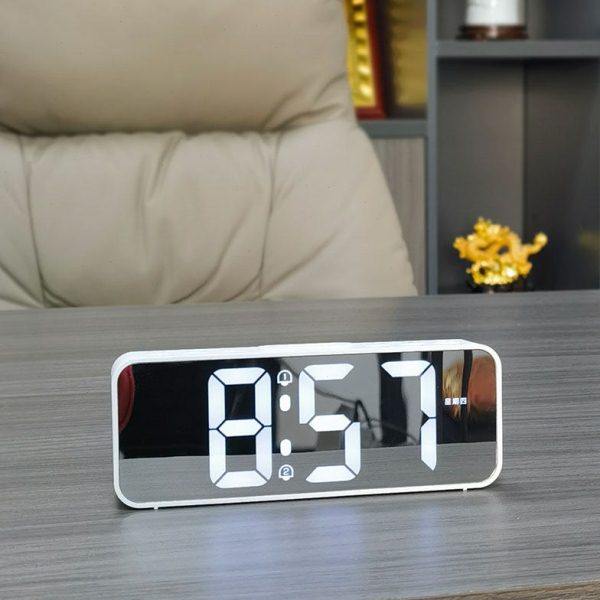 简约电子数字闹钟夜光静音学生床头闹表桌面台钟亮度可调带星期