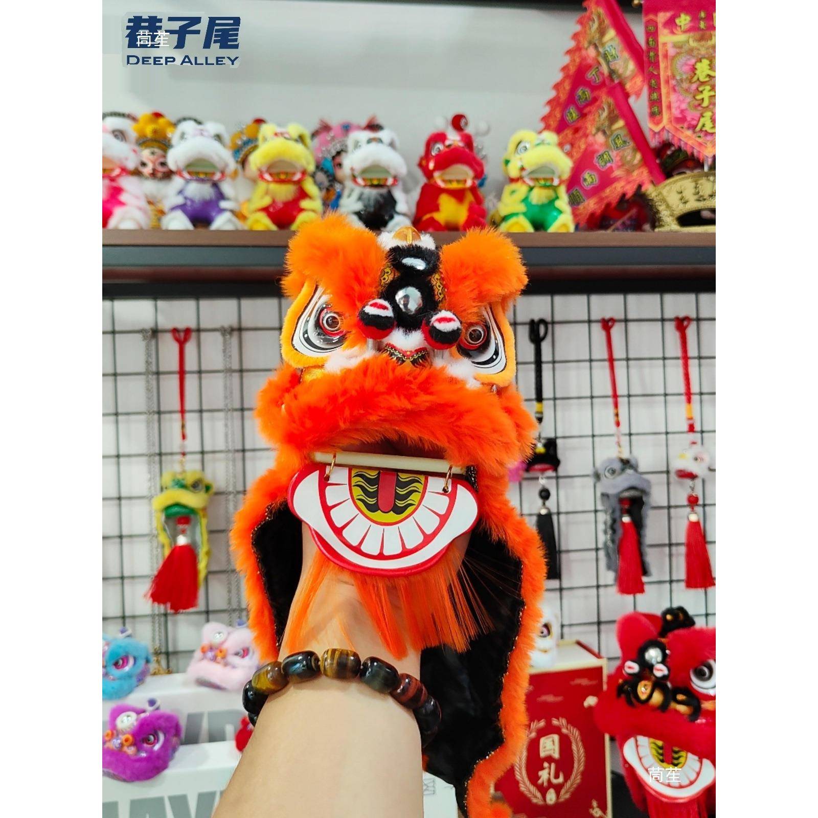 头雄狮少国年潮舞狮汽车车载中摆控装IQF饰件摆饰挂件