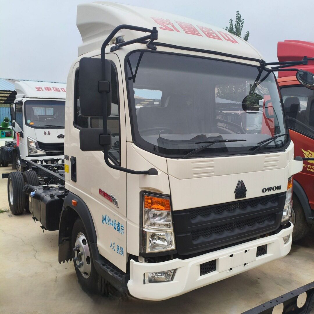 豪沃重汽厢式小货车4米2轻型载货汽车跨境出口非洲HOWO地盘车
