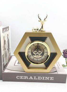 鹿头摆时钟，现代台简金色台时钟OLR，轻约奢摆时钟