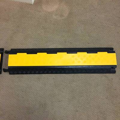 价格优商场广场演唱会活动现成走电缆线线槽减速带JSD017C