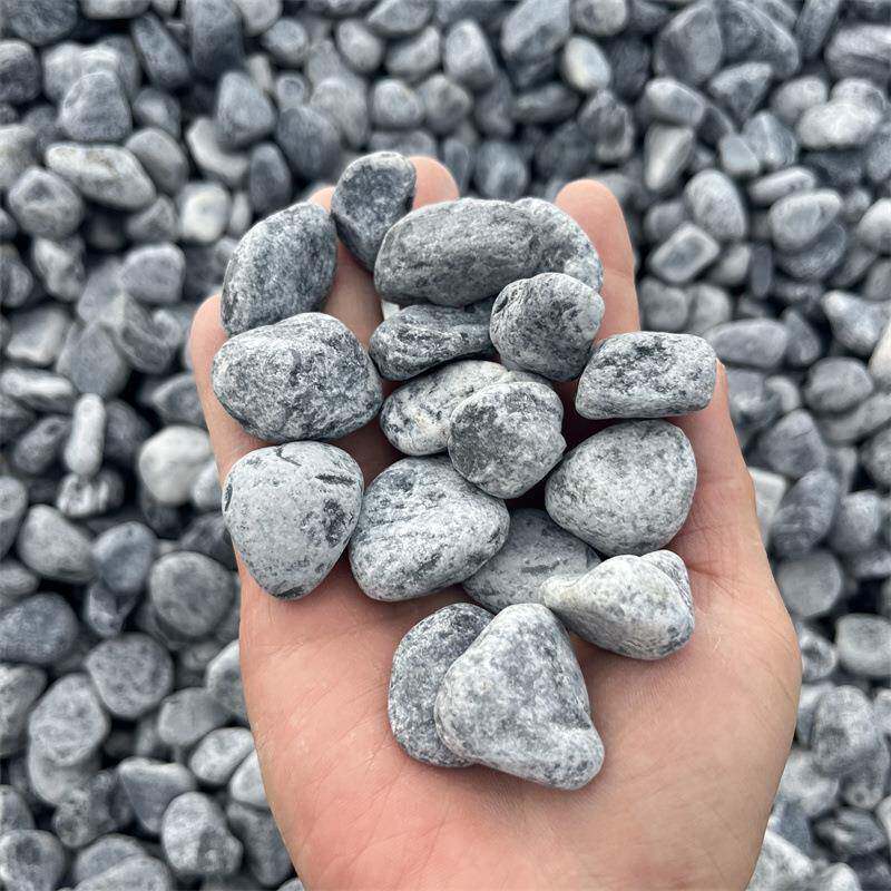 供应灰色水磨石建筑铺路石透水地坪胶粘石工程造景用彩色小石子