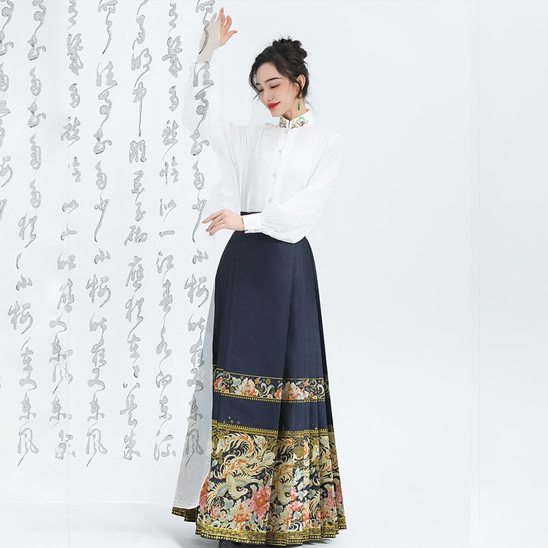 无衣饮羽【凤凰】仿妆花织锦缎马面裙小个子敬酒服结婚女2024新款