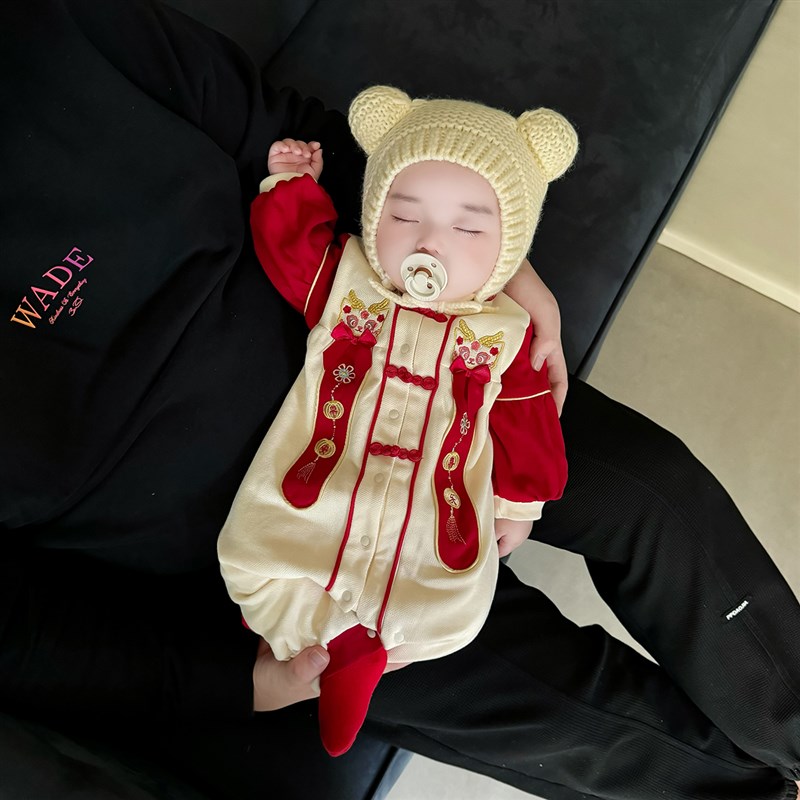 婴儿连体衣秋装新款中式喜庆唐装宝宝满月百天周岁纯棉抓周礼服红
