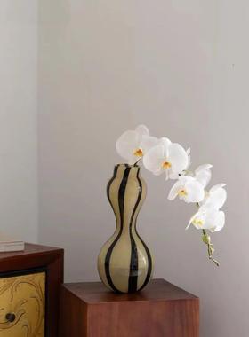 法中SQL古黑色条纹撞式葫色玻璃花瓶扭腰芦设计蝴蝶兰真仿花客厅