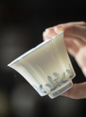 青己青花釉盖下彩BPI行睡莲环绕碗玉泥瓷白功夫茶具家用思盖碗