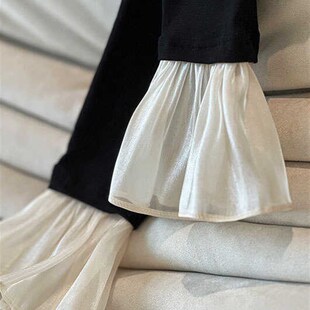 IQ倩牛】简约美学优雅显颈部修长V领拼接喇叭袖设计长袖打底衫