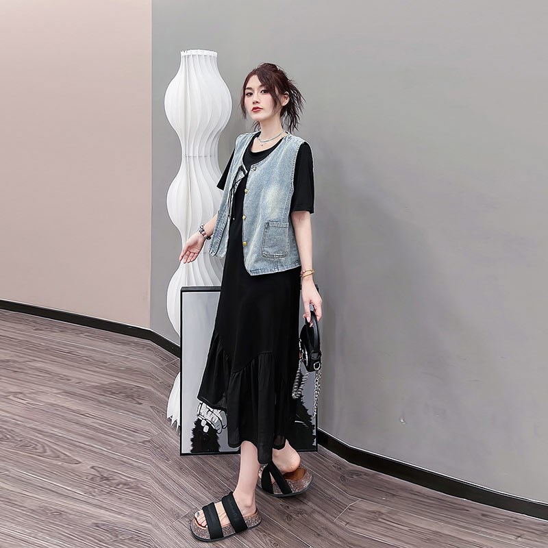 大码女装流苏盘扣牛仔马甲圆领短袖T恤裙胖妹妹春秋款简约两件套