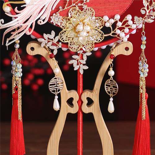 新娘喜扇秀风禾服团扇m77红扇结婚婚礼团古扇子出嫁扇喜字捧扇中
