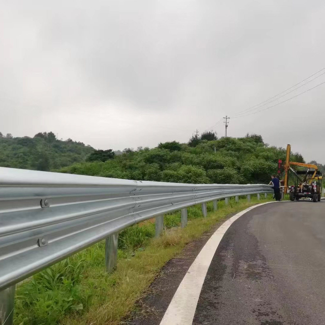 热镀锌公路波形钢护栏厂家