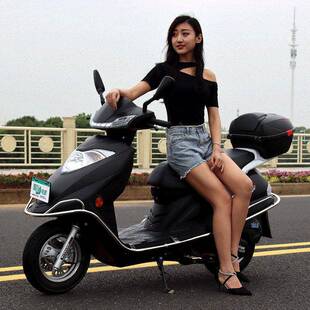 全新雨喷钻摩托125踏默认项板车电可四上踏车板燃油外卖男女代步