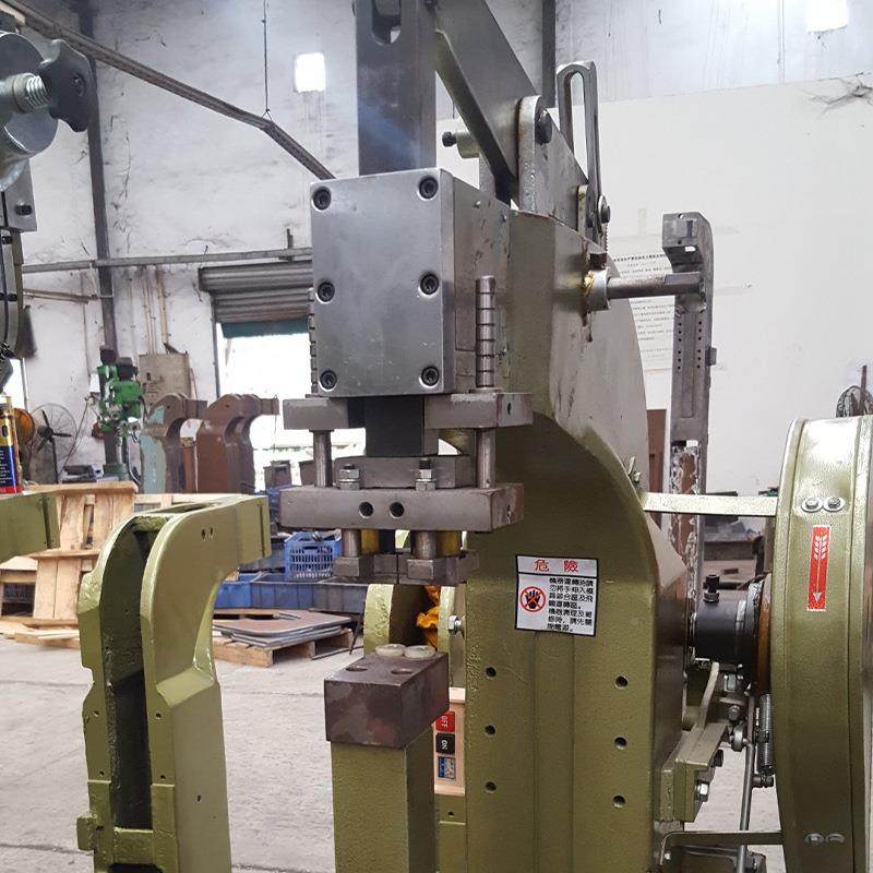 自动冲孔机打IKV扣气动双头冲全孔双面铆钉机单面带铆钉空心钉冲,电子元器件市场,其它元器件,淘宝优惠券,粉丝福利购,淘宝优惠卷