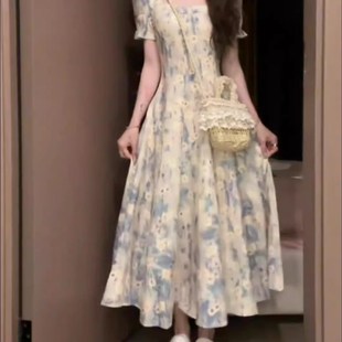 茶歇法式复古油画碎花连衣裙2024新款女夏季高级感海边度假长裙子